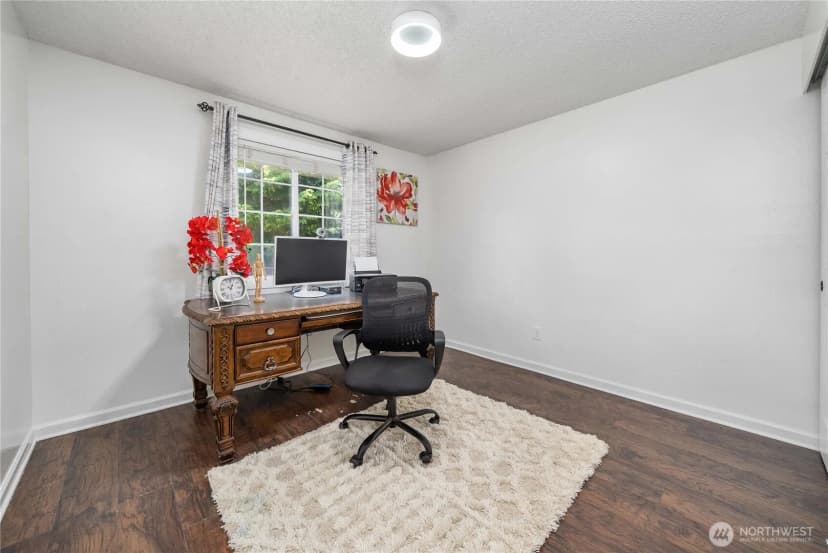 Property photo for 31128 151st Avenue Se, Kent photo 18