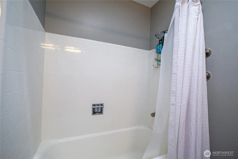 Property photo for 8302 41st Street W, University Place photo 17
