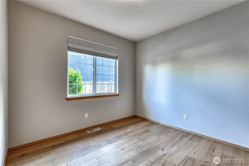 Property photo for 5011 81st Street Sw, Lakewood photo 23