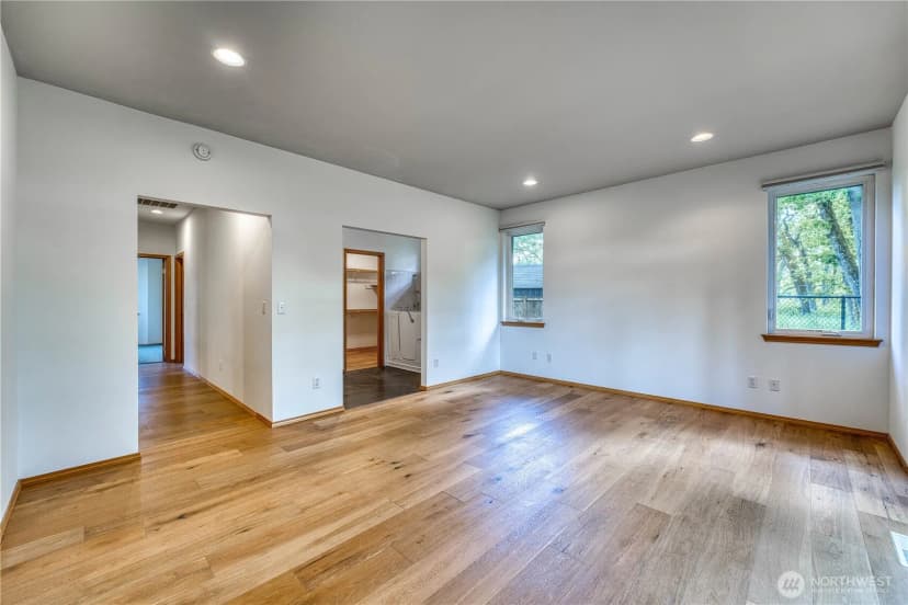 Property photo for 5011 81st Street Sw, Lakewood photo 15