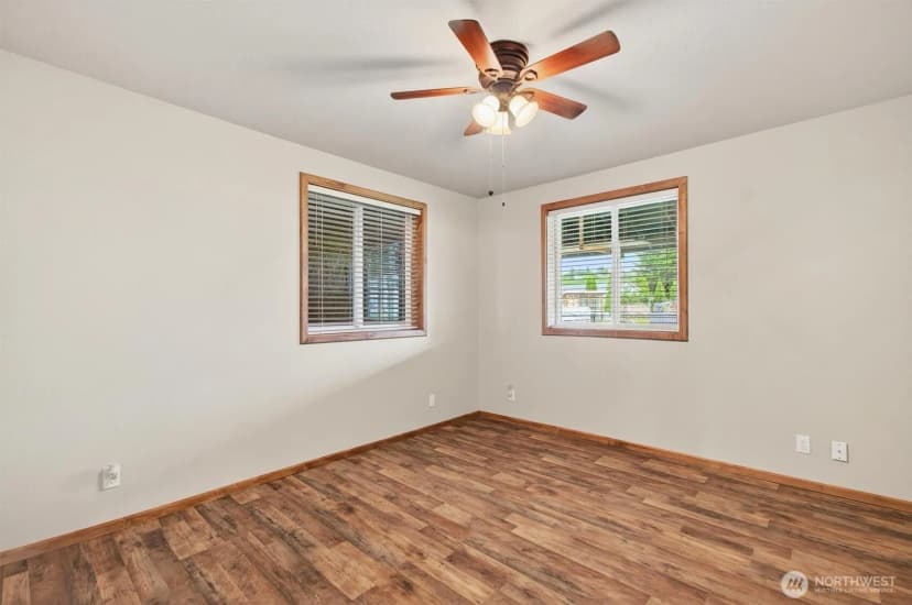 Property photo for 80 Irving Street, Cathlamet photo 12
