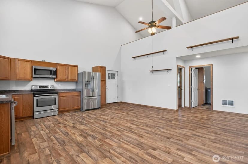 Property photo for 80 Irving Street, Cathlamet photo 5