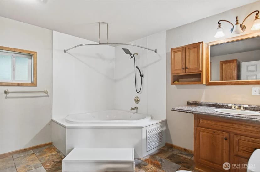 Property photo for 80 Irving Street, Cathlamet photo 14