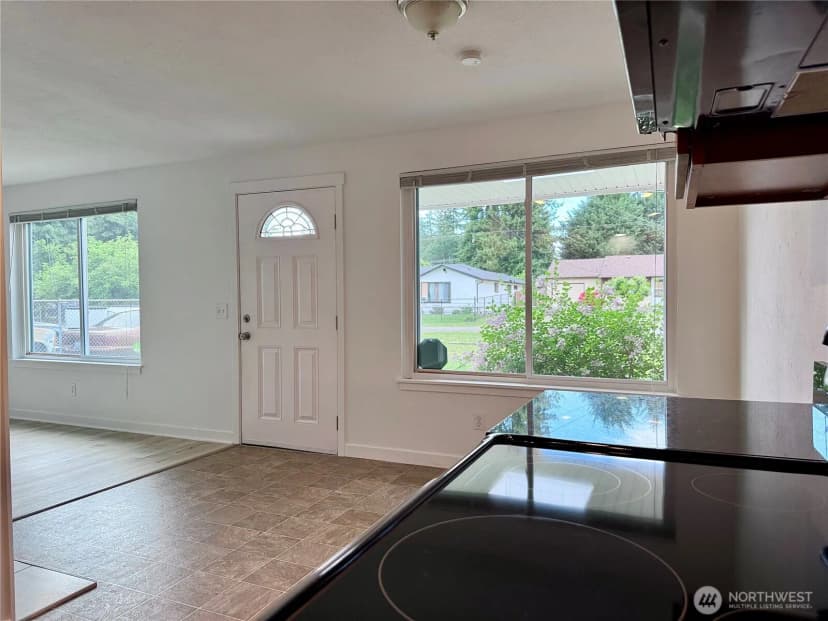 Property photo for 8312 121st Street Sw, Lakewood photo 9