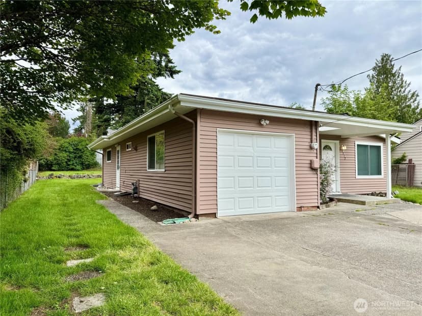 Property photo for 8312 121st Street Sw, Lakewood photo 26