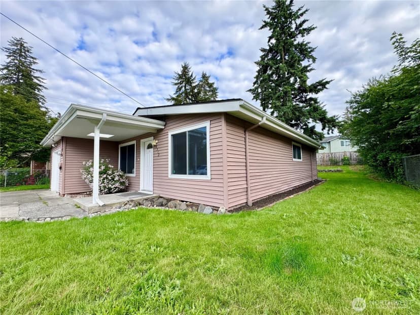Property photo for 8312 121st Street Sw, Lakewood photo 27