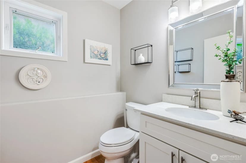 Property photo for 11120 Ne 106th Place, Kirkland photo 22
