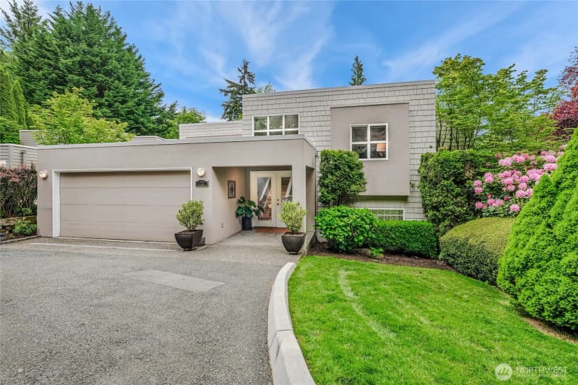 Property photo for 11120 Ne 106th Place, Kirkland photo 2