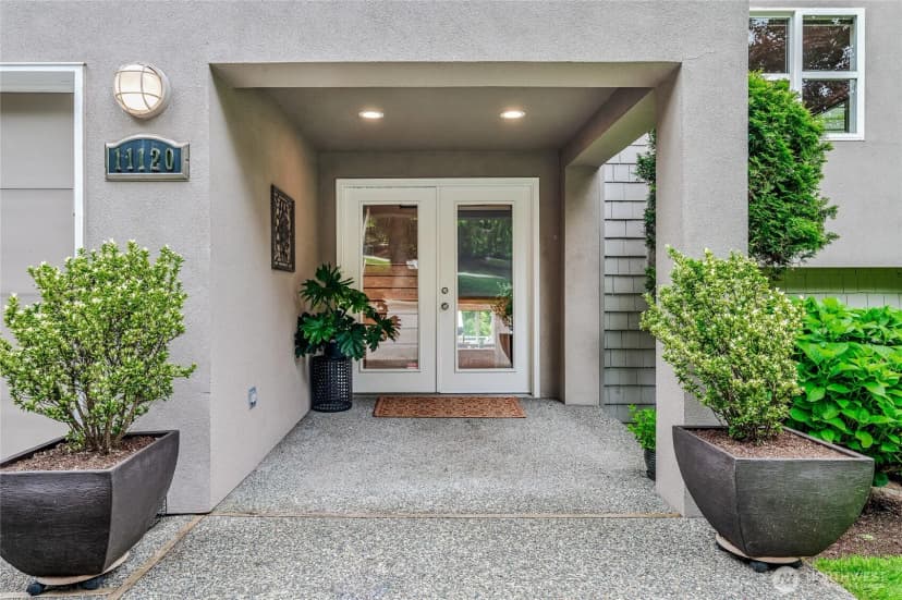 Property photo for 11120 Ne 106th Place, Kirkland photo 3