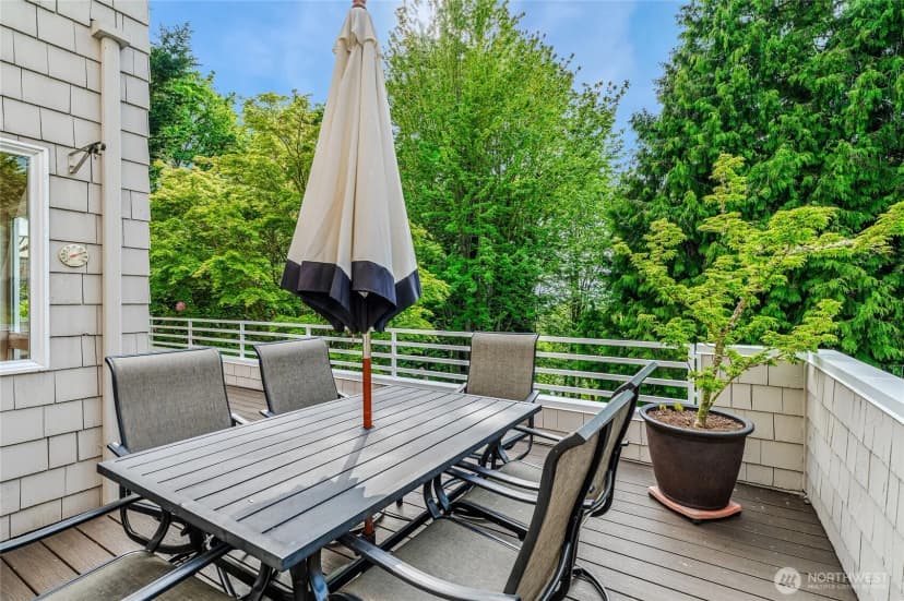 Property photo for 11120 Ne 106th Place, Kirkland photo 16