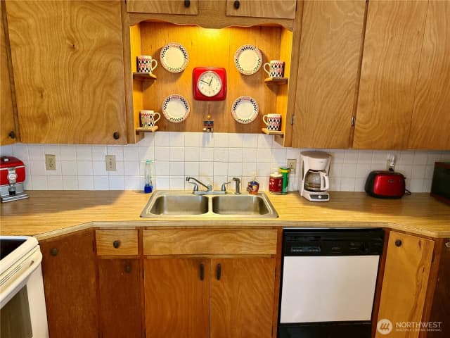 Property photo for 106 E 1st Avenue, Odessa photo 5