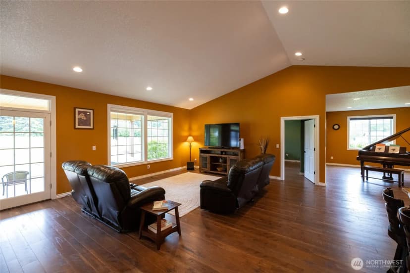 Property photo for 318 Pleasant Hill Road, Chehalis photo 8