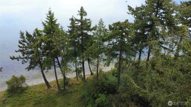 Property photo for 17 W Gedney Way, Hat Island photo 3