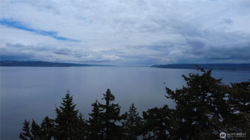 Property photo for 17 W Gedney Way, Hat Island