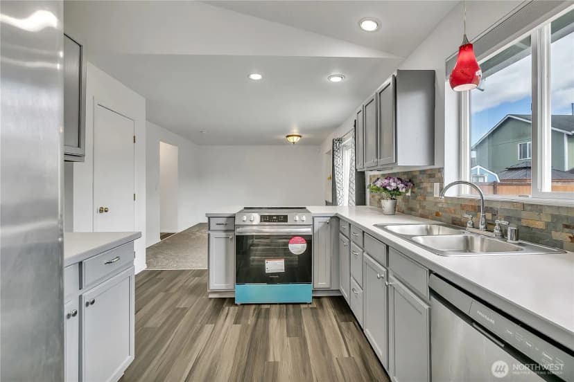 Property photo for 1108 200th Street Ct E, Spanaway photo 8