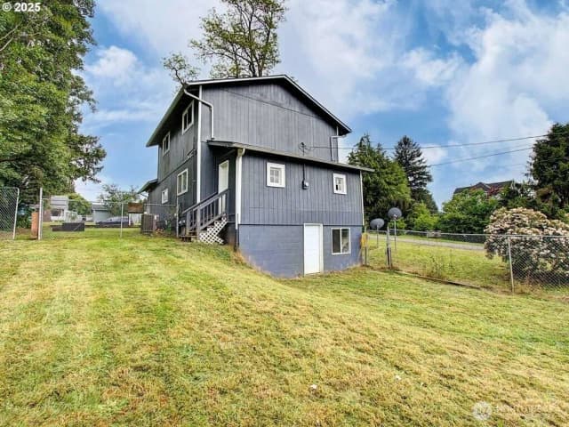 Property photo for 823 D Street, Vader photo 2