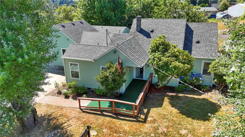 Property photo for 912 Nevada Drive, Longview