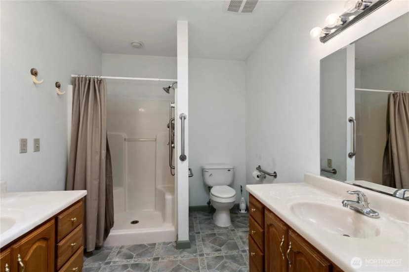 Property photo for 912 Nevada Drive, Longview photo 22