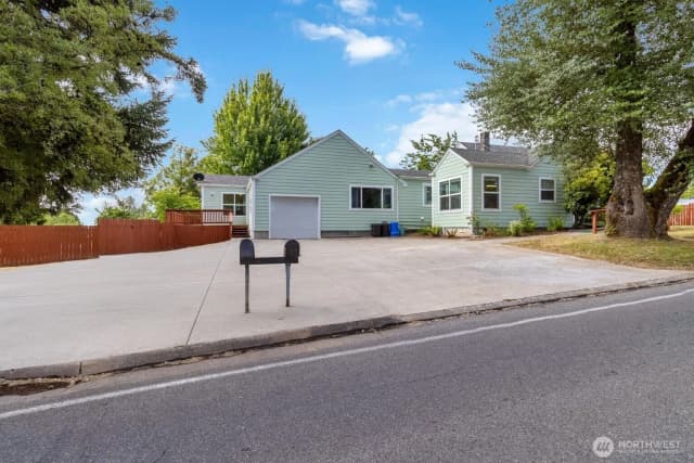 Property photo for 912 Nevada Drive, Longview photo 4