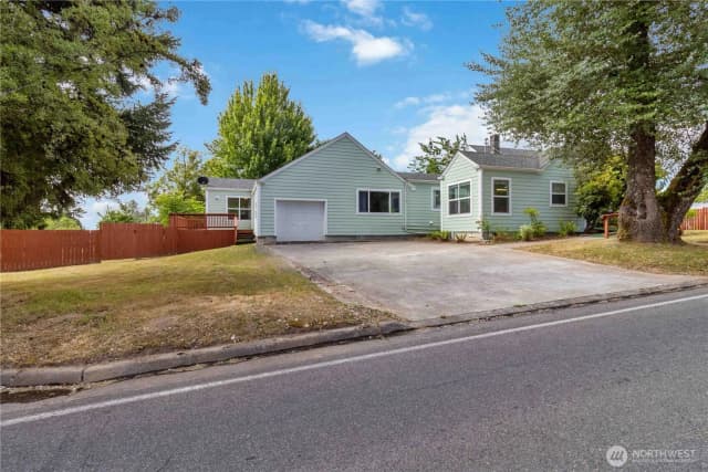 Property photo for 912 Nevada Drive, Longview photo 2