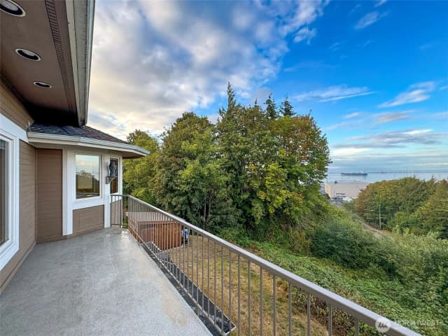Property photo for 706 W 4th Street, Port Angeles photo 5