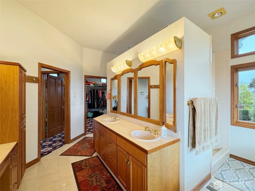 Property photo for 706 W 4th Street, Port Angeles photo 30