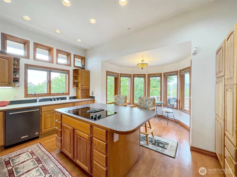 Property photo for 706 W 4th Street, Port Angeles photo 11