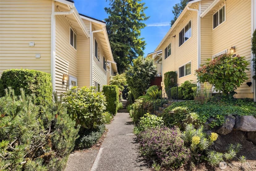 Property photo for 10030 120th Street #e3, Kirkland photo 3
