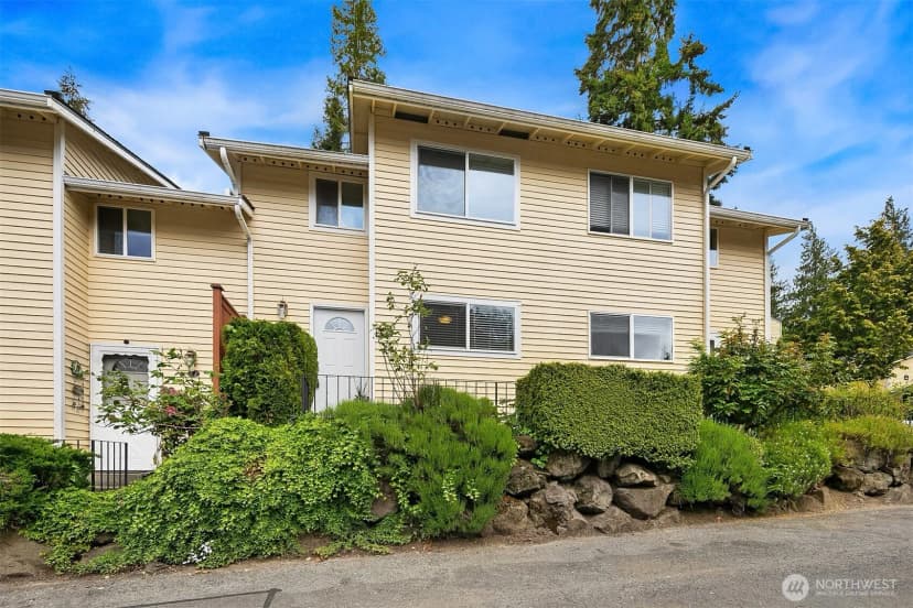 Property photo for 10030 120th Street #e3, Kirkland photo 2