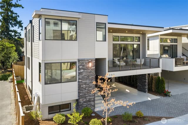 Property photo for 207 2nd Avenue S, Kirkland