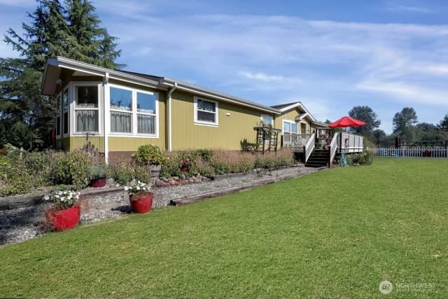 Property photo for 3209 214th Avenue E, Lake Tapps photo 2