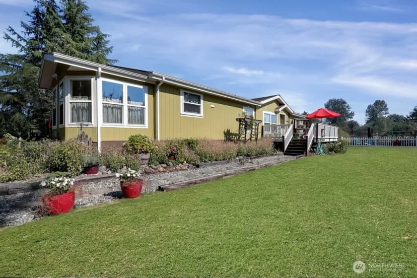 Property photo for 3209 214th Avenue E, Lake Tapps photo 2