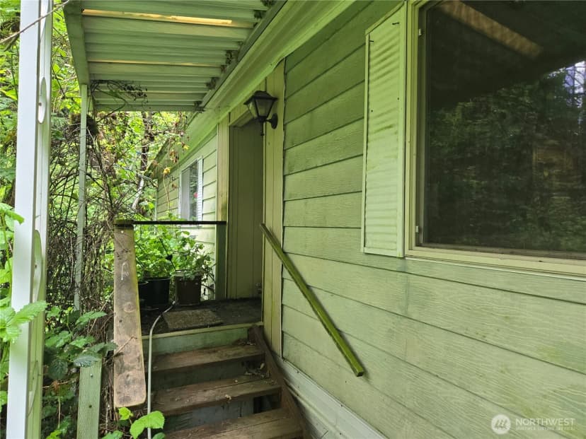 Property photo for 2438 Squires Road, Bellingham photo 18
