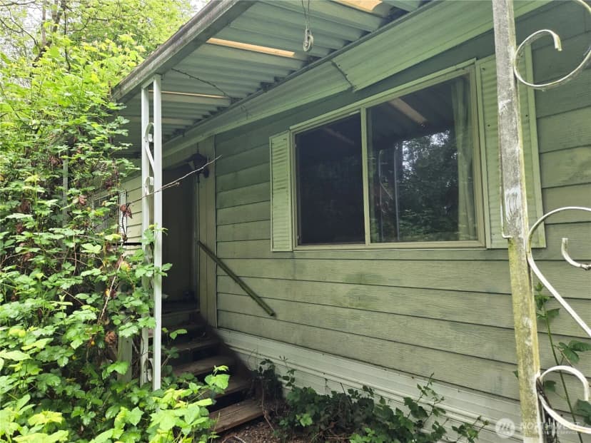 Property photo for 2438 Squires Road, Bellingham photo 17