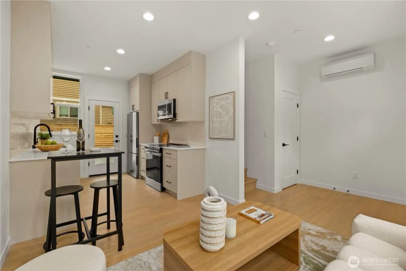 Property photo for 1521 N 39th Street, Seattle photo 10