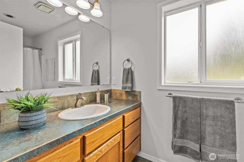 Property photo for 2423 Viewcrest Avenue, Everett photo 28