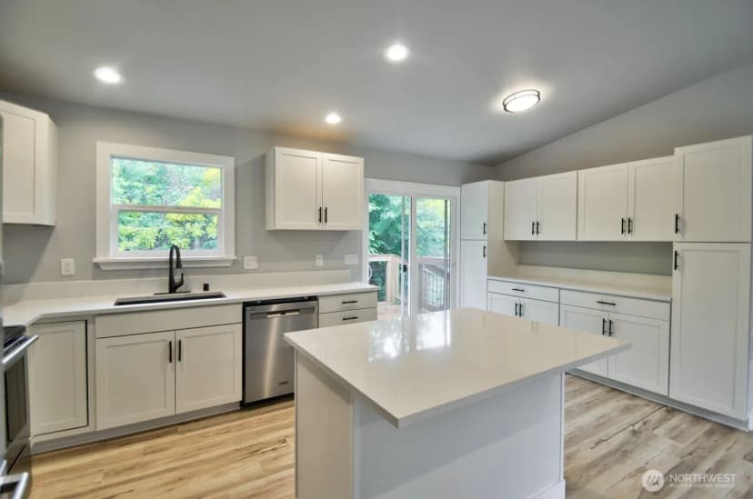 Property photo for 420 E Dartmoor Drive, Shelton photo 9