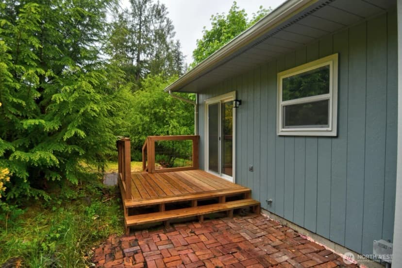 Property photo for 420 E Dartmoor Drive, Shelton photo 2