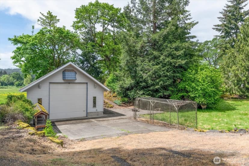 Property photo for 187 Acorn, Longview photo 35