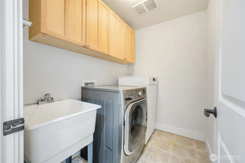 Property photo for 1338 Beacon Way S, Renton photo 30
