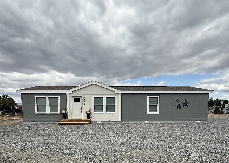 Property photo for 702 Bryce Place Sw, Mattawa photo 2