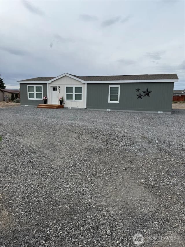 Property photo for 702 Bryce Place Sw, Mattawa