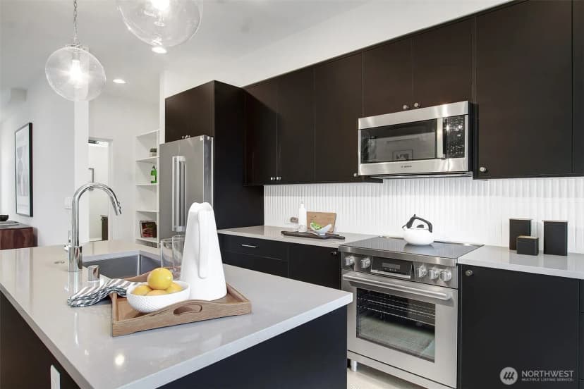 Property photo for 1313 31st Avenue S, Seattle photo 13