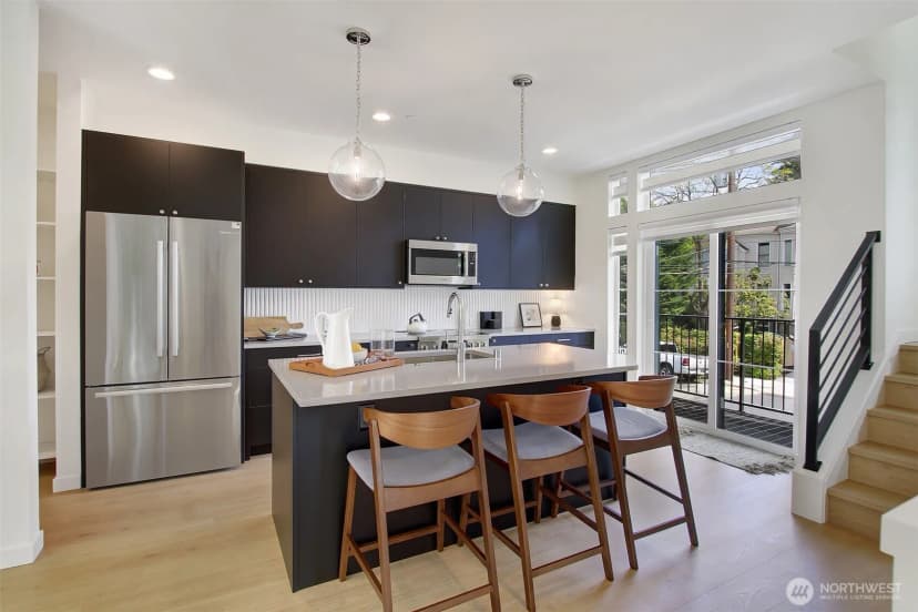 Property photo for 1313 31st Avenue S, Seattle photo 9