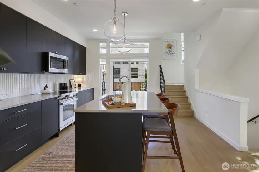 Property photo for 1313 31st Avenue S, Seattle photo 11