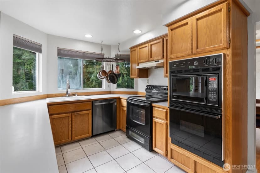 Property photo for 1110 187th Place Sw, Lynnwood photo 10