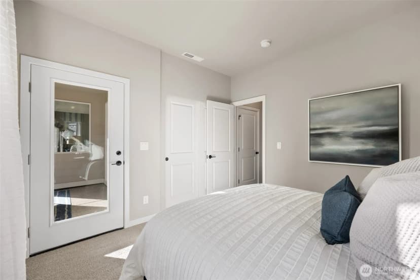 Property photo for 3912 Mccormick Village Drive, Bremerton photo 11