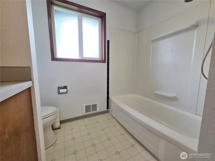 Property photo for 810 H Street, Forks photo 19