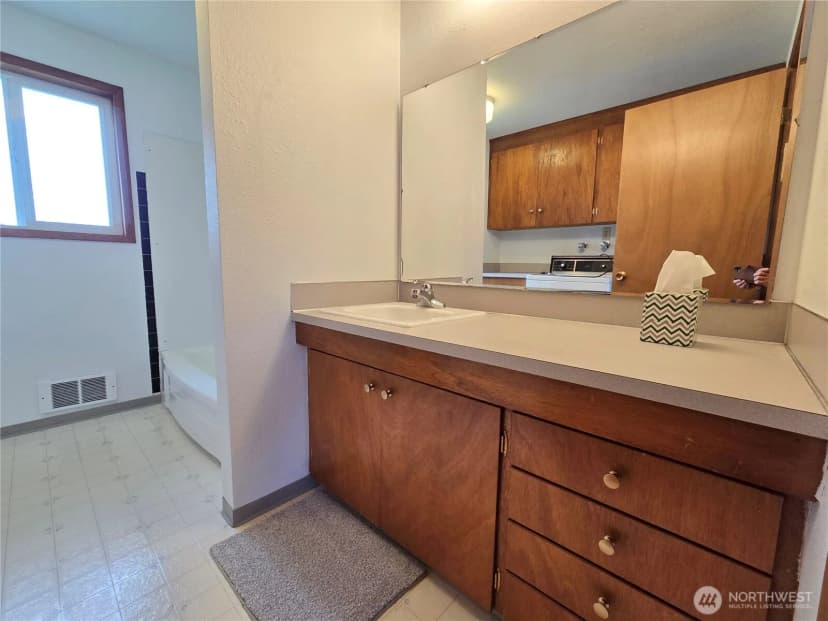 Property photo for 810 H Street, Forks photo 18
