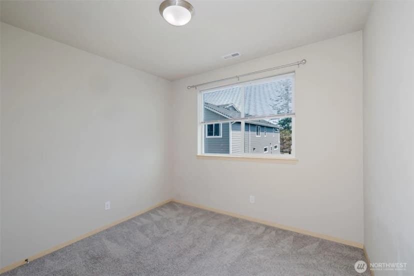 Property photo for 2450 Zeeden Way, Bremerton photo 14